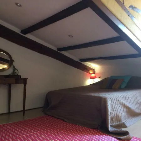 Apartment Garibaldi Mansarde Nice